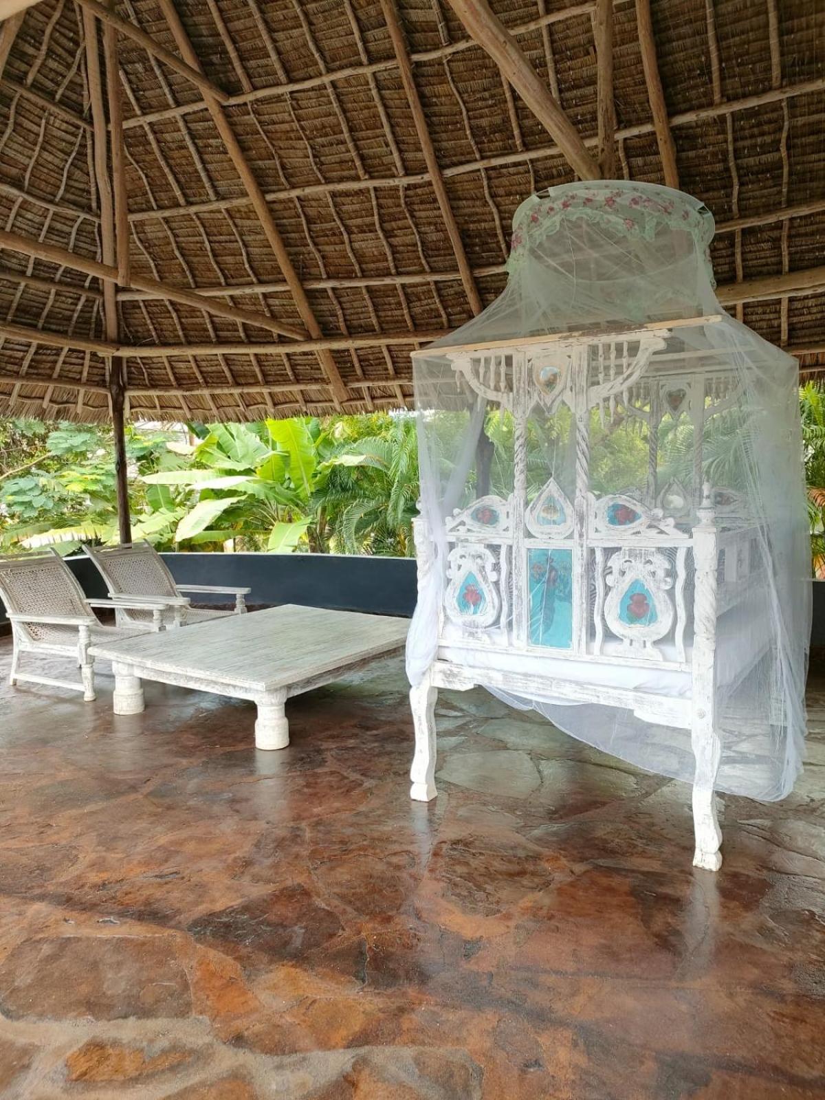 White Nyumba Malindi Apartment Luaran gambar