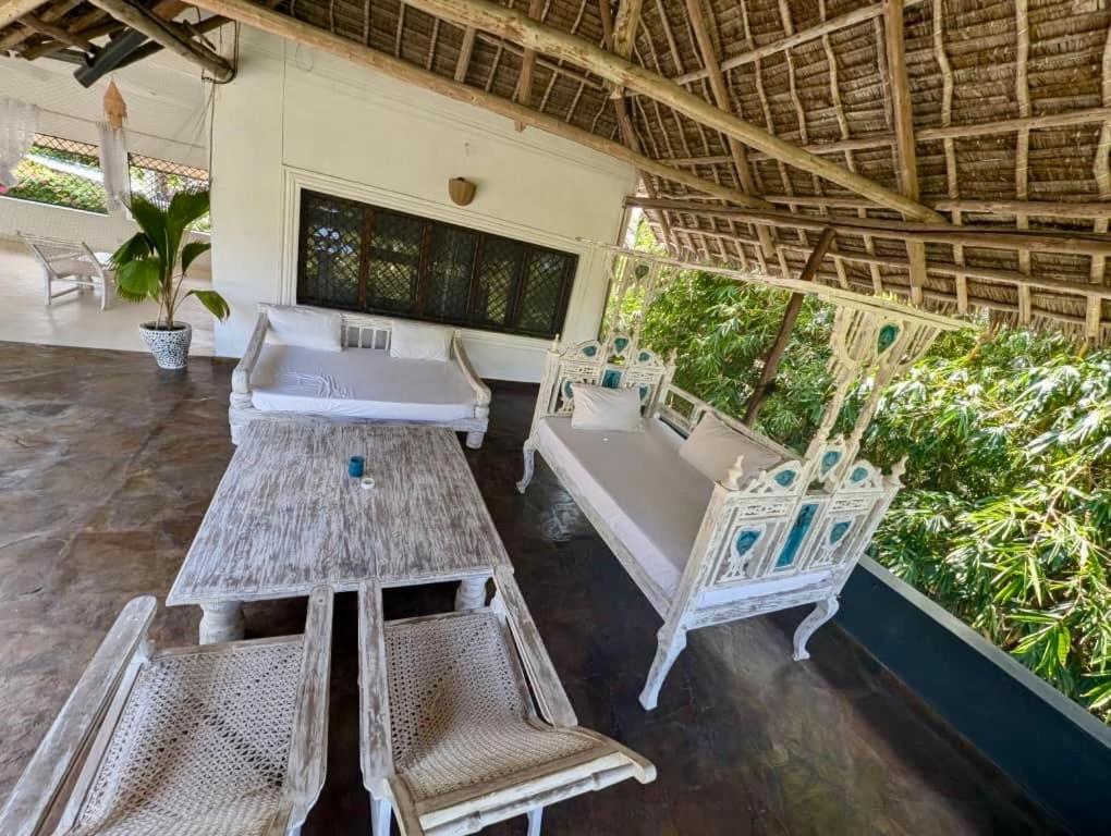 White Nyumba Malindi Apartment Luaran gambar