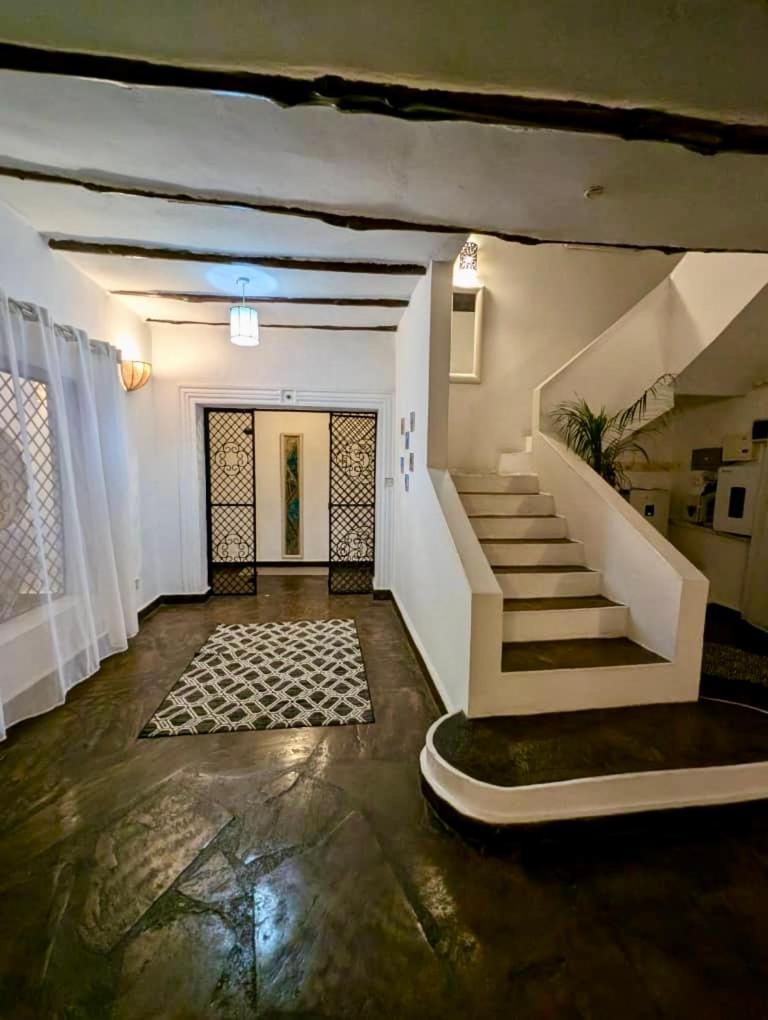 White Nyumba Malindi Apartment Luaran gambar