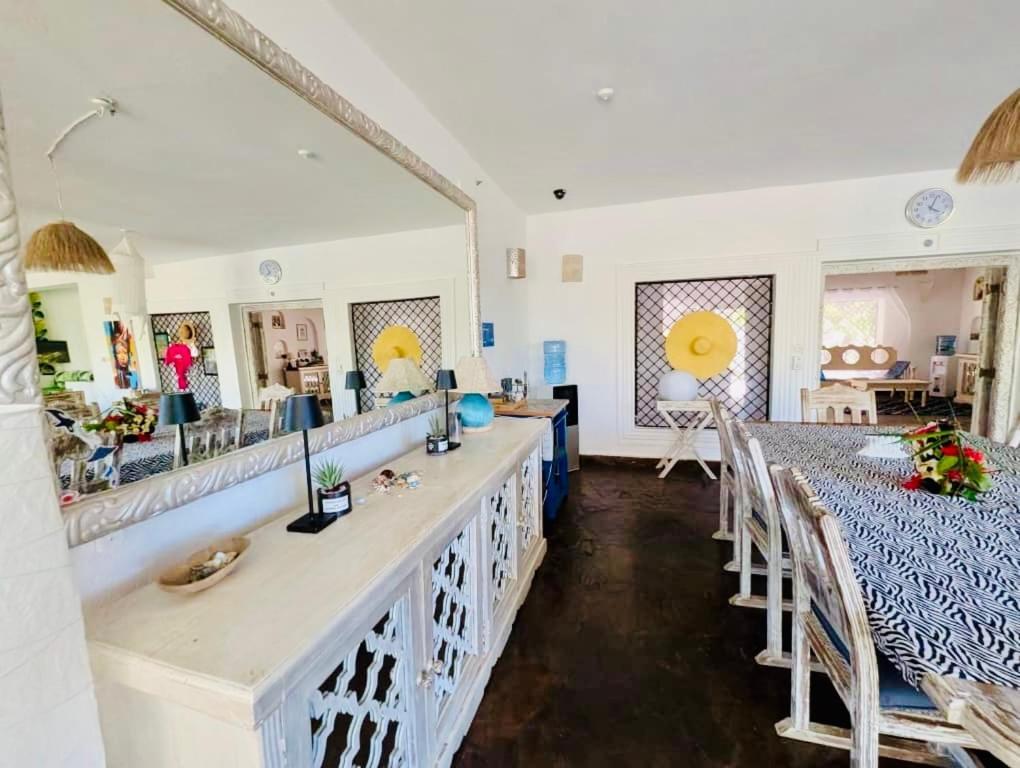 White Nyumba Malindi Apartment Luaran gambar