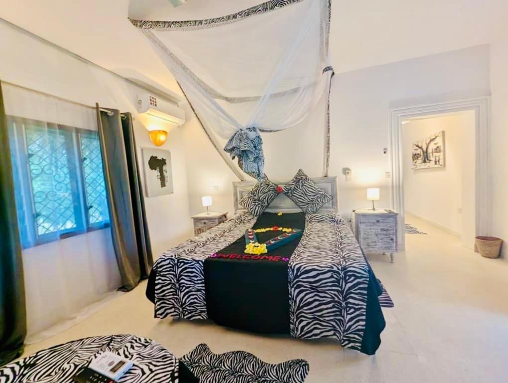 White Nyumba Malindi Apartment Luaran gambar