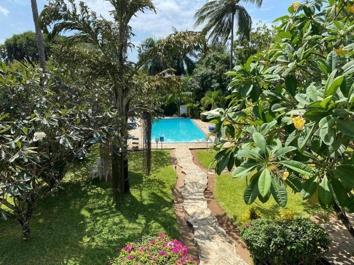White Nyumba Malindi Apartment Luaran gambar